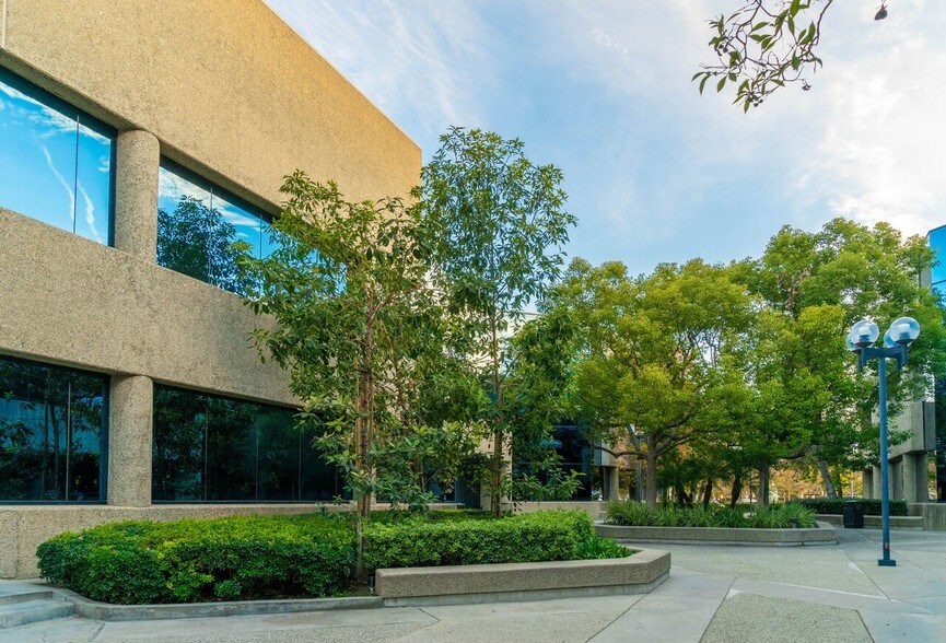 More Photos Of 2000 E McFadden Ave, Santa Ana Office For Lease