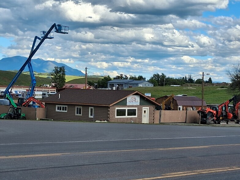 Primary Photo Of 1174 US Highway 93 N, Eureka Freestanding For Sale