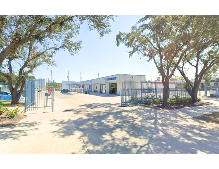 Primary Photo Of 17510 Wayforest Dr, Houston Carwash For Sale
