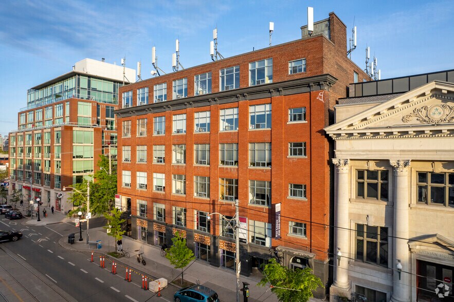 More Photos Of 489 College St, Toronto Office For Lease