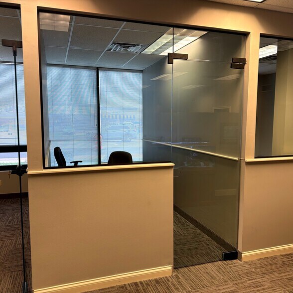 More Photos Of 20102 Center Ridge Rd, Rocky River Office For Lease