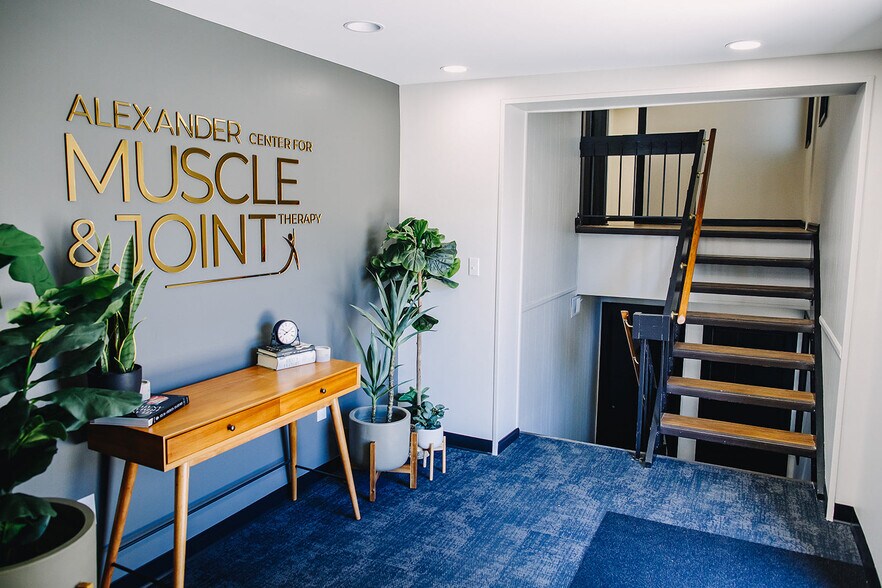 More Photos Of 3887 Indianola Ave, Columbus Office For Lease