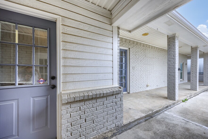 More Photos Of 259 Ranch Trl, Rockwall Office For Lease