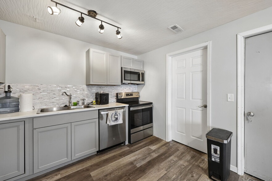 More Photos Of 1520 Island Rd, Circleville Multifamily For Sale