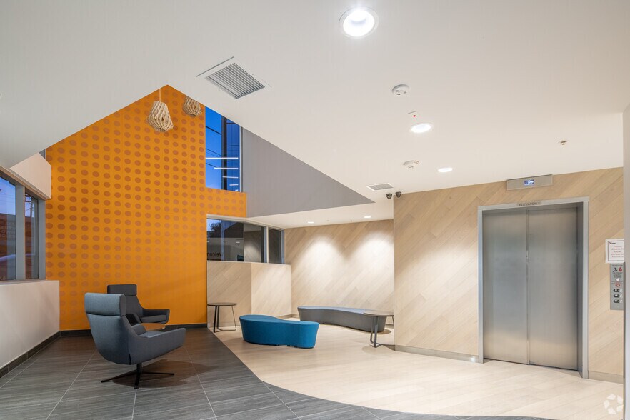 More Photos Of 4130 Cahuenga Blvd, Toluca Lake Medical For Lease