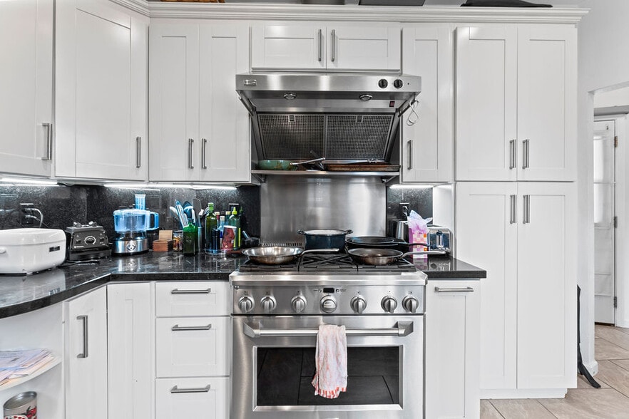 More Photos Of 74 Pearl St, Oakland Apartments For Sale