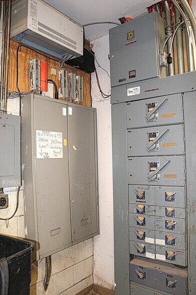 More Photos Of 202 W 3rd St, Hale Center Skilled Nursing Facility For Sale