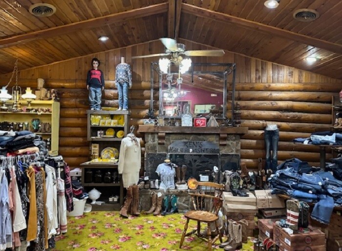 More Photos Of 2424 Williams Ave, Woodward General Retail For Sale