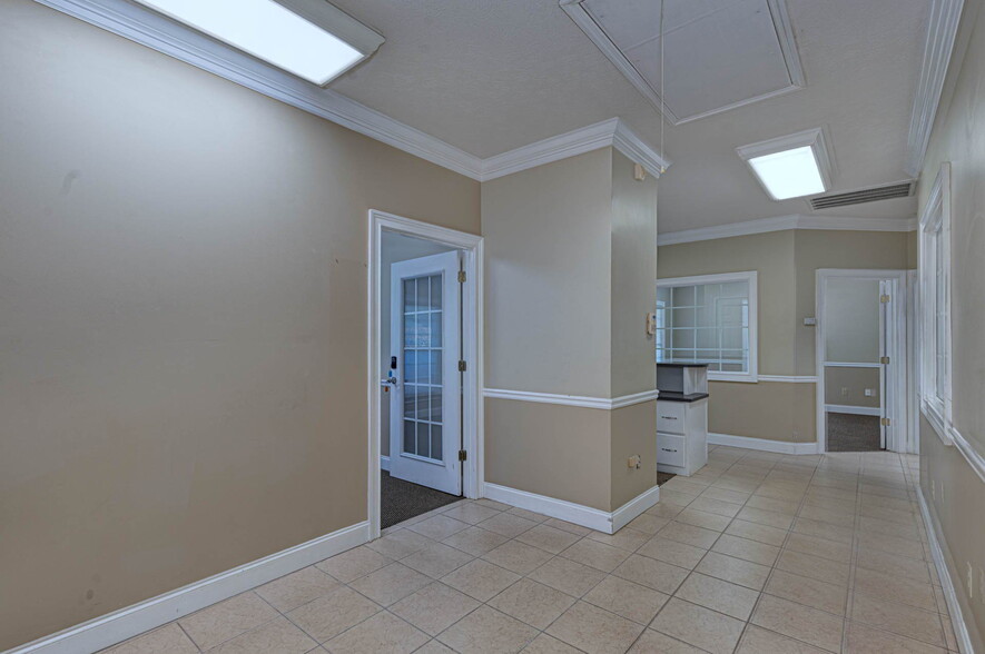 More Photos Of 5050 Warm Springs Rd, Columbus Office For Sale