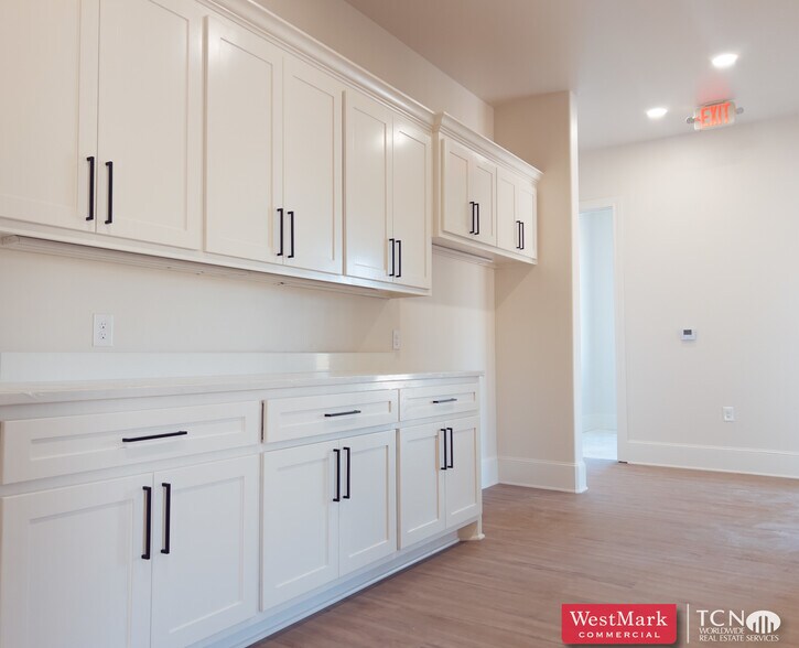 More Photos Of 13913 Indiana Ave, Lubbock Office For Lease