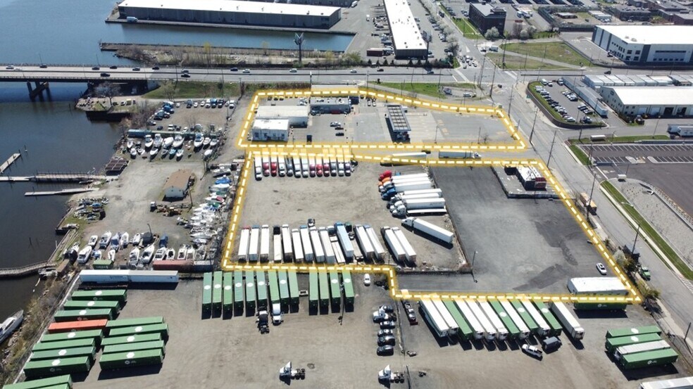 More Photos Of 1 Hackensack Ave, South Kearny Distribution For Lease