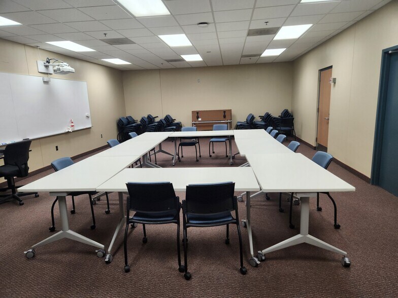 More Photos Of 4540 Tower St SE, Prior Lake Office For Sale