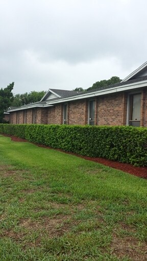 More Photos Of 1326 S Ridgewood Ave, Daytona Beach Office For Lease