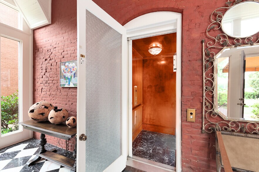 More Photos Of 204 E Deaderick St, Jackson Land For Sale