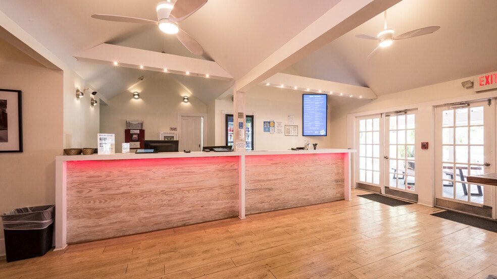 More Photos Of 823 Fleming St, Key West Hotel For Sale