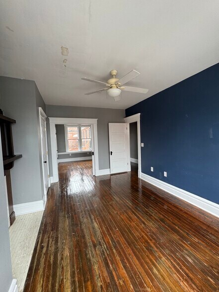 More Photos Of 108-110 E Main St, Columbus Storefront Retail Office For Sale
