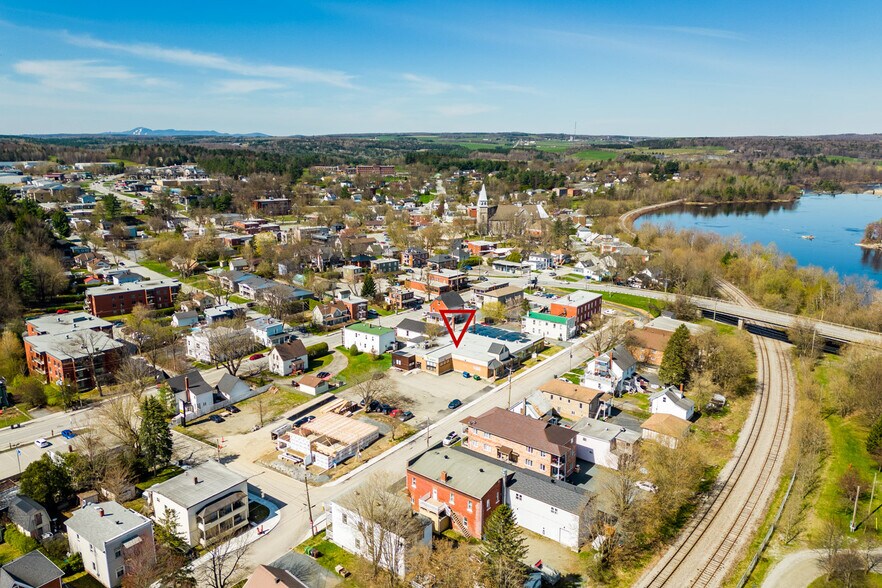 More Photos Of 22 Rue Saint-Joseph, Sherbrooke Drugstore For Lease