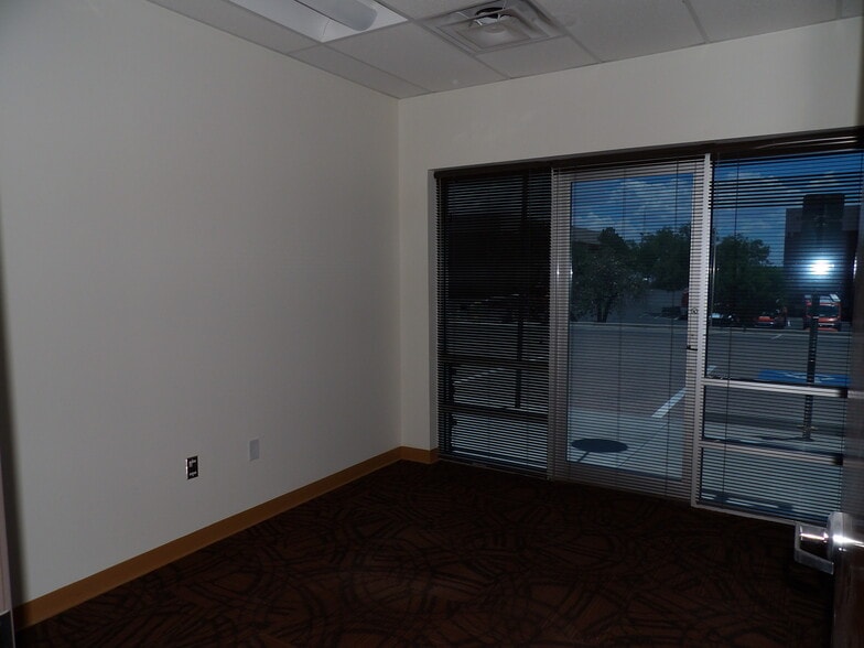 More Photos Of 11500 Pellicano Dr, El Paso Showroom For Sale