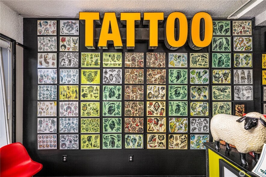 More Photos Of 2011 Madison St, Everett Storefront Retail Residential For Sale