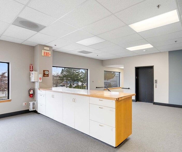 More Photos Of 12812 NE Whitaker Way, Portland Warehouse For Sale