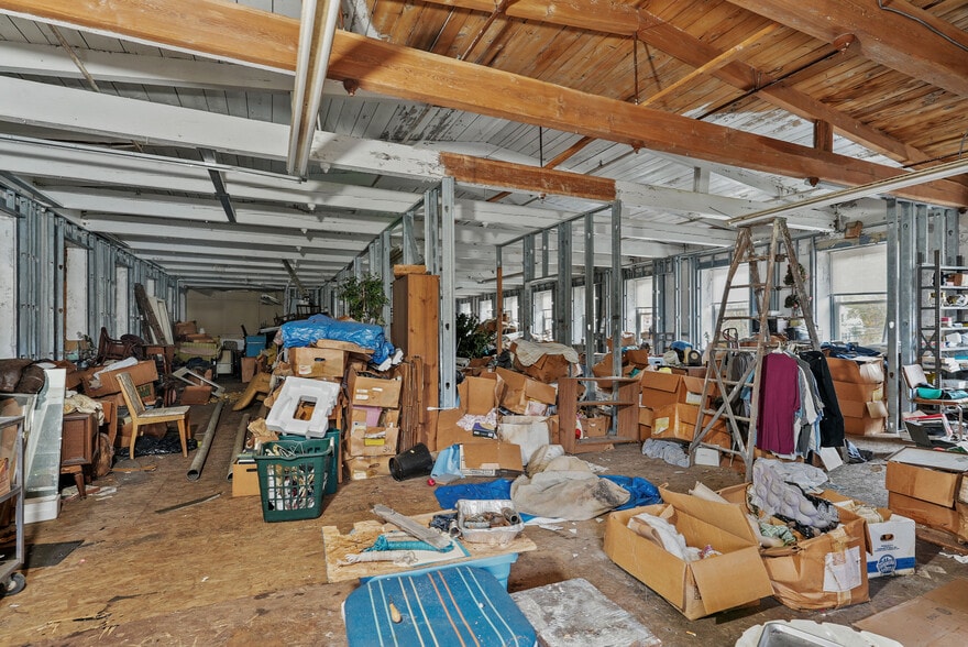 More Photos Of 45 Old Flat River, Coventry Manufacturing For Sale