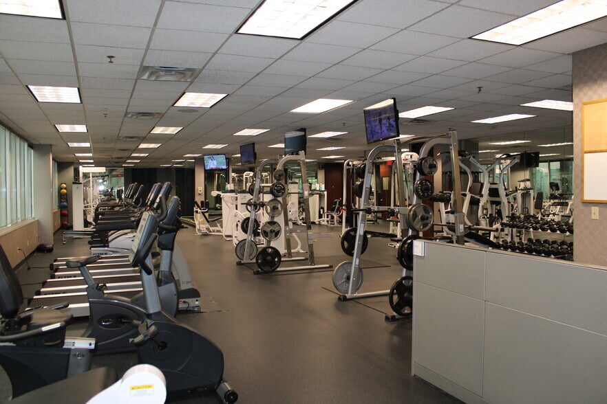 More Photos Of 1770 Pyramid Pl, Memphis Office For Lease