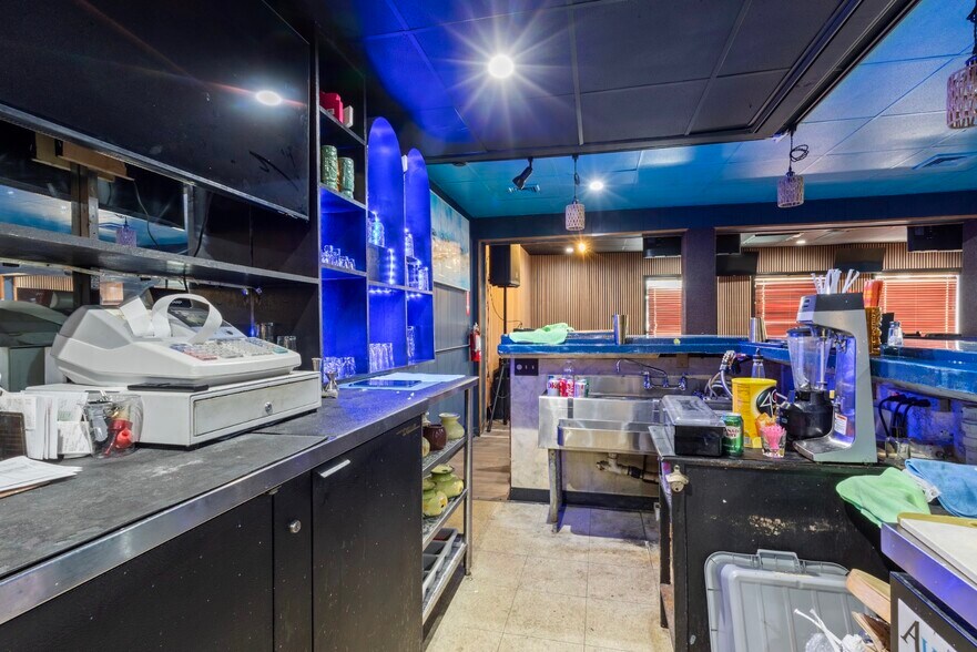 More Photos Of 376 Bullocks Point Ave, Riverside Restaurant For Sale