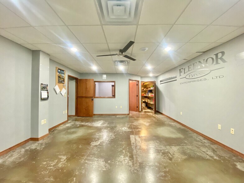 More Photos Of 2412 County Lane 175, Carthage Industrial For Sale