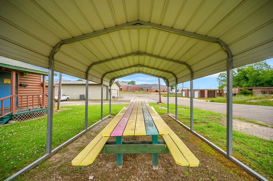 More Photos Of 309 E Washington St, Idabel Specialty For Sale