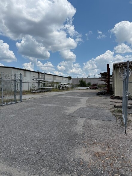 More Photos Of 4068 Hatcher Cir, Memphis Warehouse For Sale