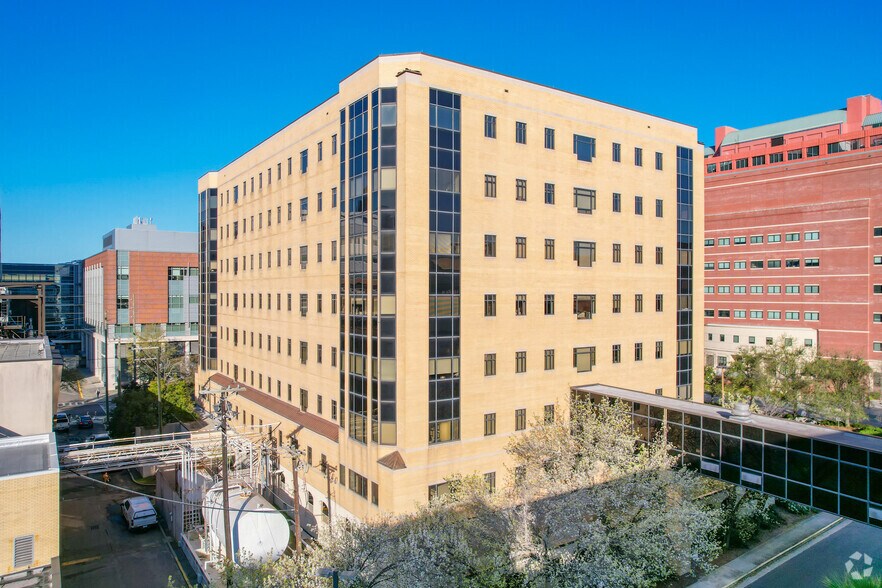 Primary Photo Of 125 Doughty St, Charleston Medical For Lease