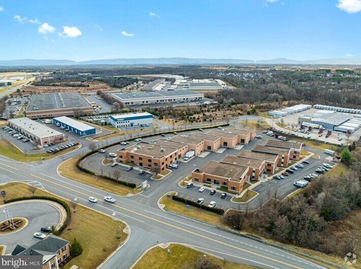 More Photos Of 240-252 Airport Rd, Winchester Light Distribution For Sale