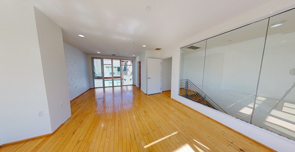 More Photos Of 3450 Cahuenga Blvd W, Los Angeles Office Residential For Lease