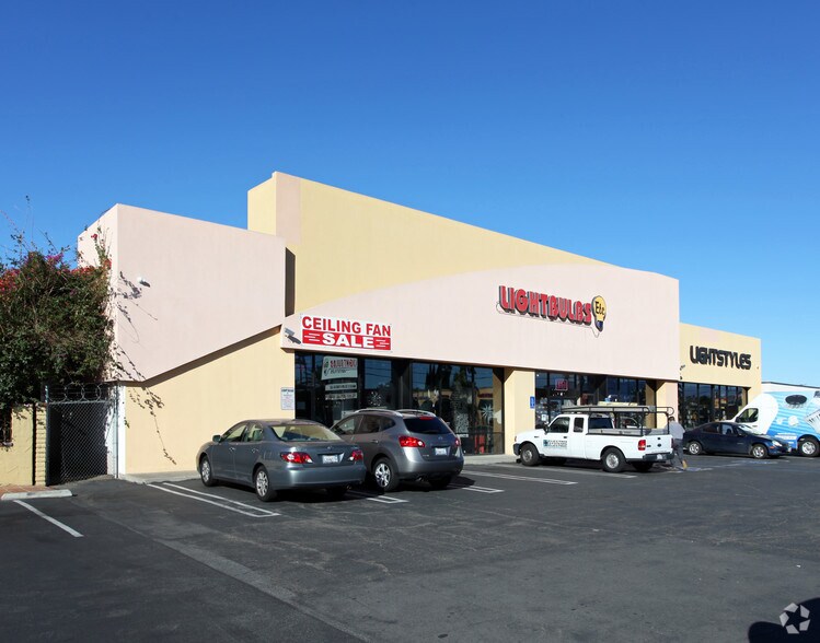 Primary Photo Of 658 N Tustin St, Orange Freestanding For Sale