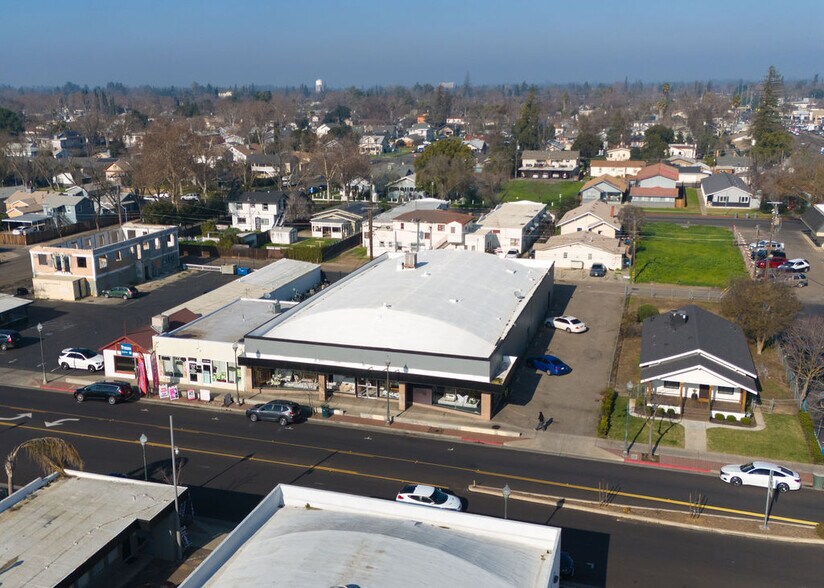 More Photos Of 35 W Main St, Merced Storefront For Sale