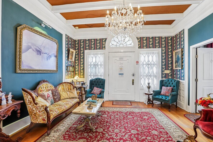 More Photos Of 421 Howard St, San Antonio Hospitality For Sale
