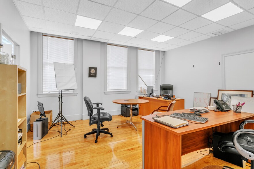 More Photos Of 85 Elm St, West Springfield Storefront Retail Office For Lease