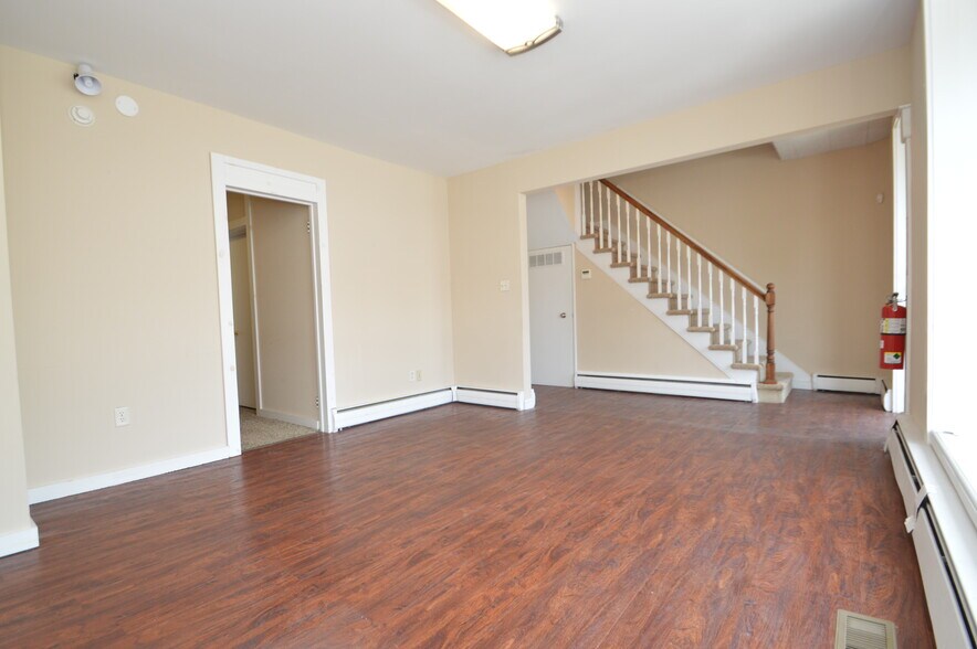 More Photos Of 126-128 E Broad St, Bethlehem Office Residential For Sale