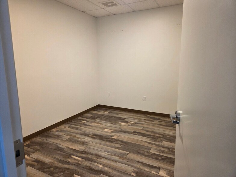 More Photos Of 25663 Smotherman Rd, Frisco Office For Lease