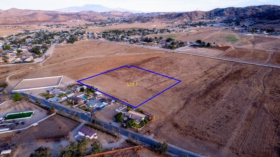 More Photos Of 0 Gibson Ave & Montgomery ave, Nuevo Land For Sale