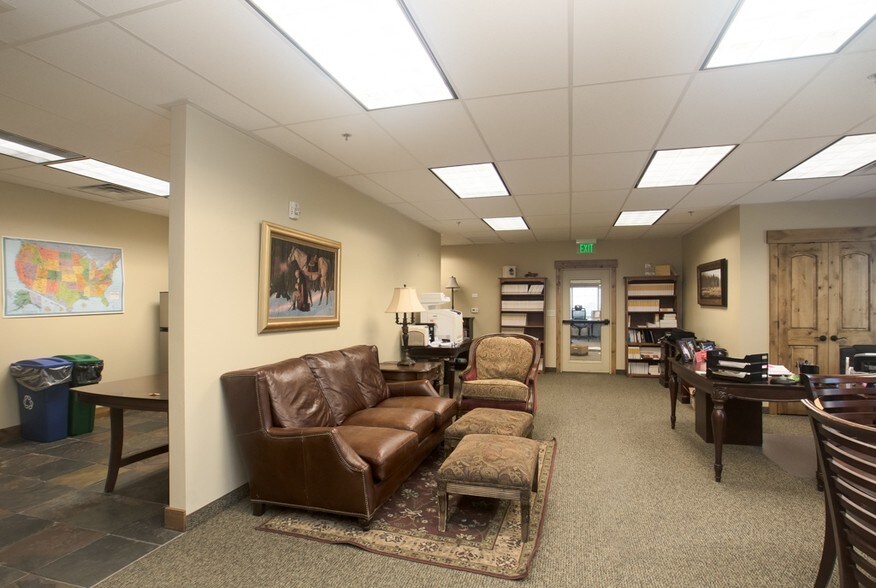 More Photos Of 155 W Canyon Crest Rd, Alpine Office Residential For Sale