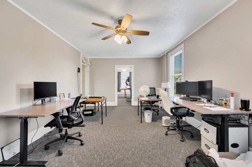 More Photos Of 1813 Main St, Blakely Office For Sale