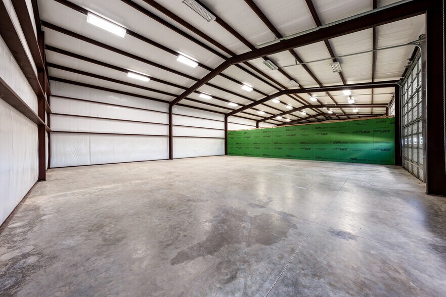 More Photos Of 11639 E US Highway 175, Kemp Flex For Lease