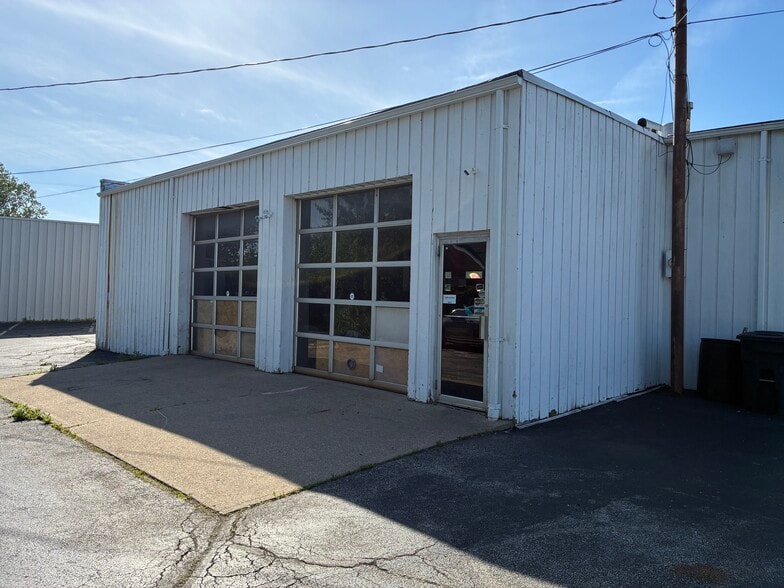 More Photos Of 22101 Lorain Rd, Cleveland Auto Repair For Sale