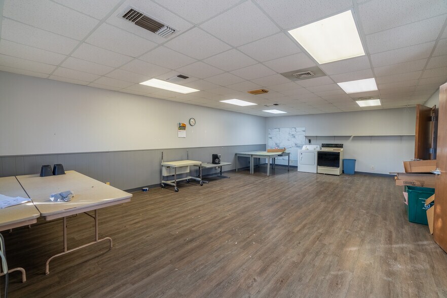 More Photos Of 411 S State St, Fairmont Light Distribution For Sale