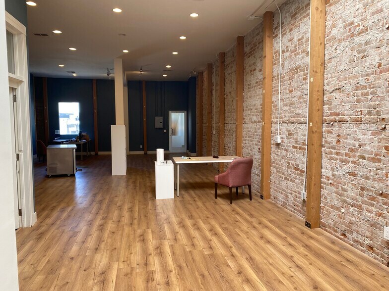 More Photos Of 43 E Colorado Blvd, Pasadena Restaurant For Sale