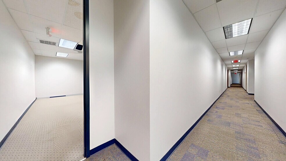 More Photos Of 16001 Bay Vista Dr, Clearwater Office For Lease