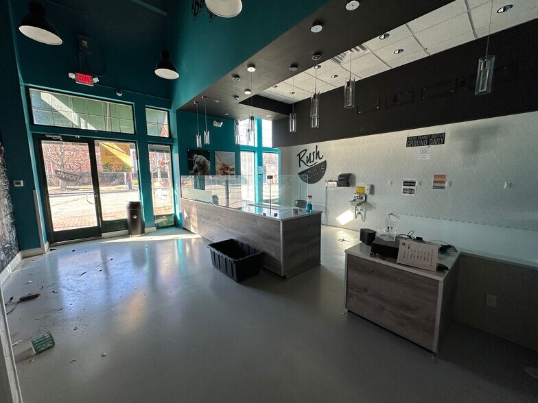 More Photos Of 1100-8100 Town Center Way, Livingston Storefront Retail Office For Lease