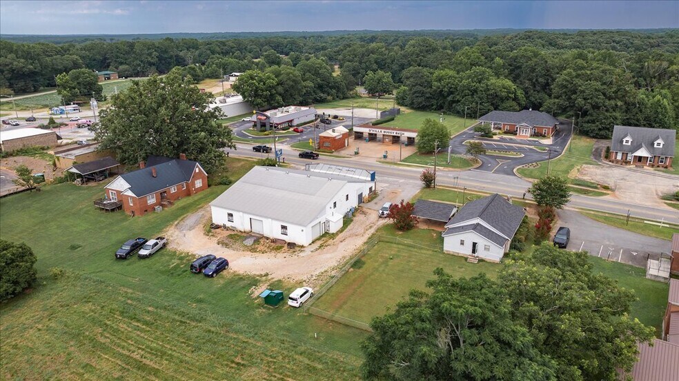 More Photos Of 317 General Daniel Ave N, Danielsville General Retail For Sale