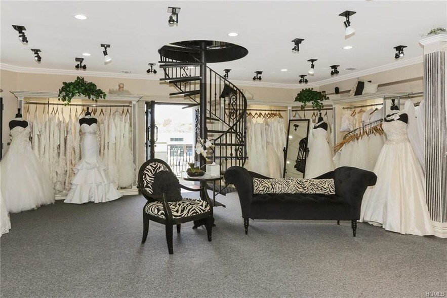 More Photos Of 35 S Middletown Rd, Nanuet Office For Lease